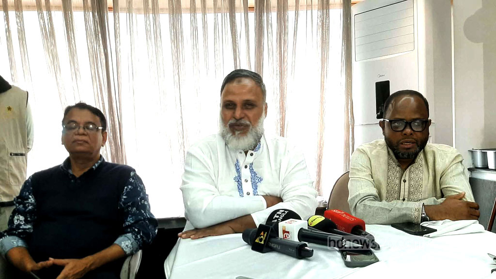 জায়েদদের শপথ পড়ালেন ইলিয়াস কাঞ্চন