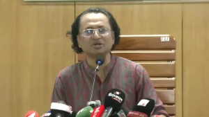 অন্তর্বর্তী সময়ের চেয়ে দেশের অবস্থা ভালো: তথ্য উপদেষ্টা