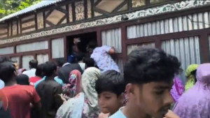 মা-ভাতিজিকে কুপিয়ে হত্যা, যুবককে আটক করলো এলাকাবাসী
