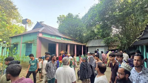 মসজিদসংলগ্ন কক্ষে ঝুলছিলো ইমামের মরদেহ