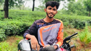নববধূকে রেখে না ফেরার দেশে ইকন