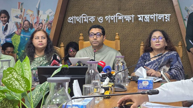 প্রাথমিক বিদ্যালয়ের বদলি অনির্দিষ্টকালের জন্য স্থগিত