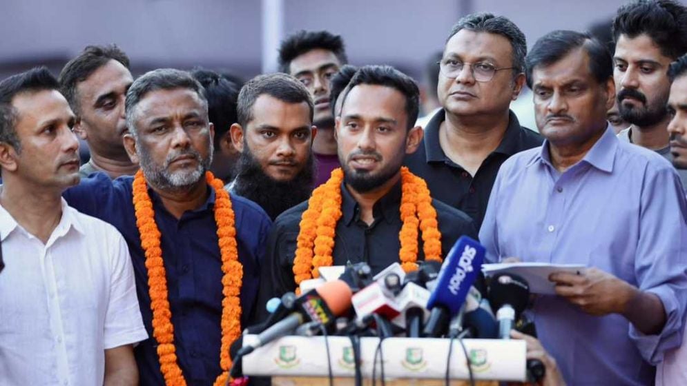 অন্ধের দেশে চশমা বিক্রি করতে এসেছি: মিঠুন