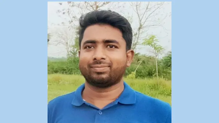 ঘুসের টাকাসহ হাতেনাতে সাব রেজিস্ট্রার আটক