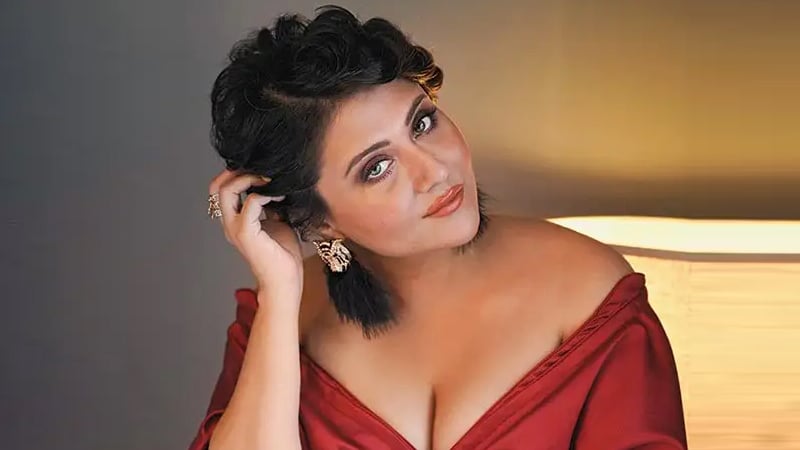কেন ক্ষমা চাইলেন স্বস্তিকা মুখার্জি